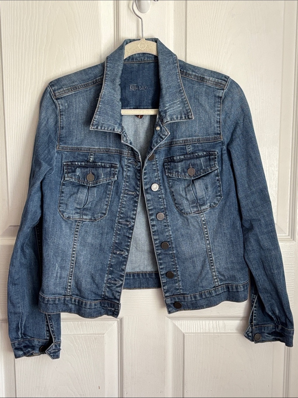 Kut from the Kloth Medium Blue Denim Jacket Size Large Casual spring jean jacket